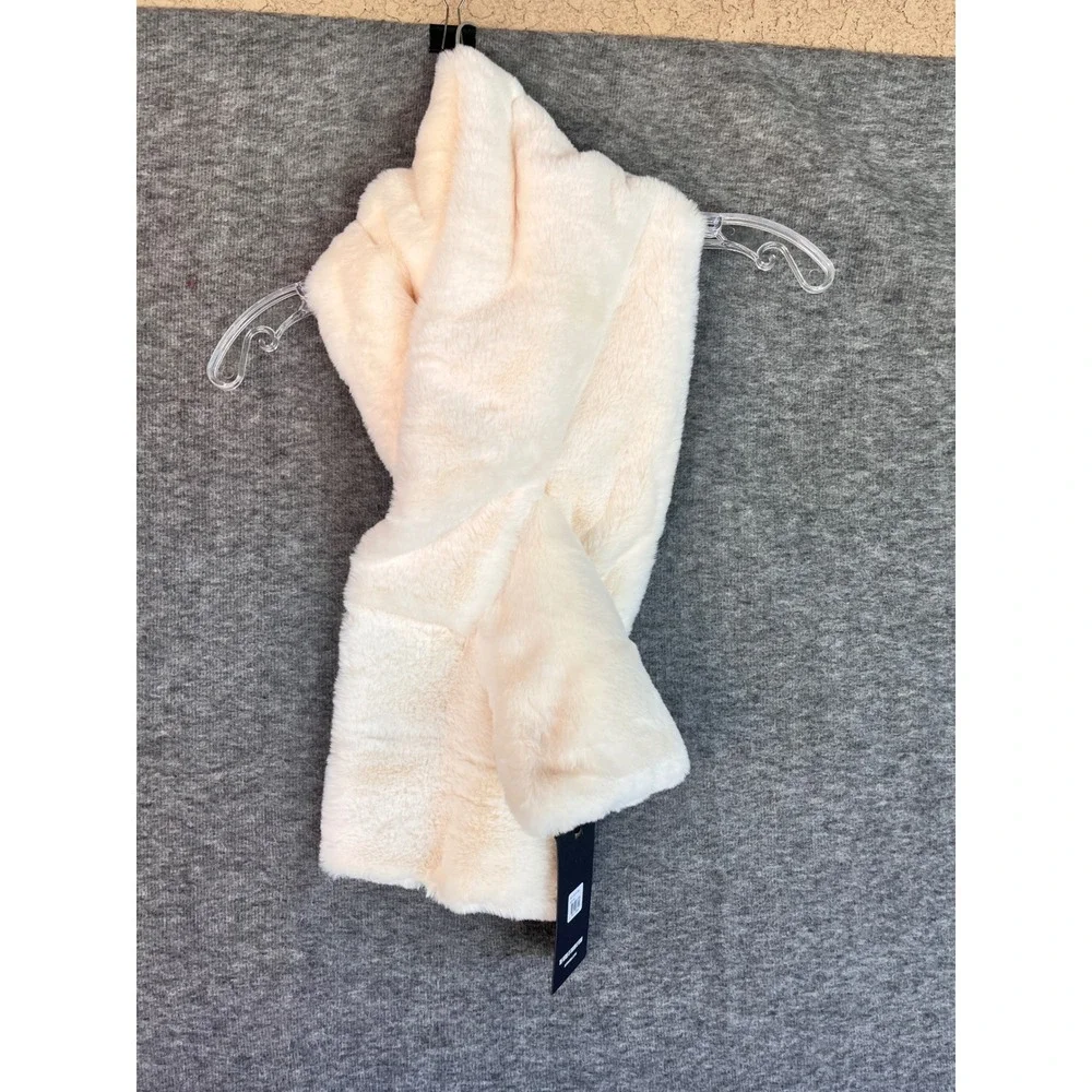 Apparis Ivory Faux Fur Scarf Vegan Pull Through Wrap Cream One Size NWT